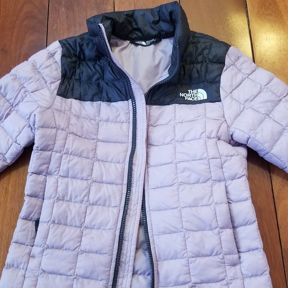 The North Face girls XS Thermoball coat